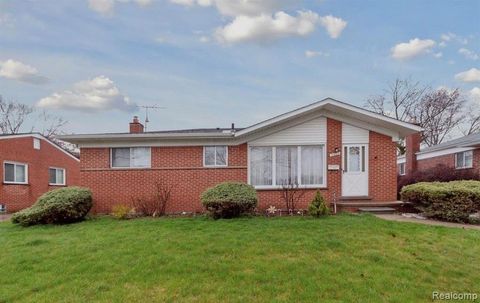 23223 Panama Avenue Warren City MI 48091