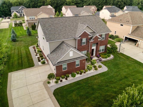 Photo of 950 Weber Court, Lake Orion Village, MI 48360 (MLS # 58050215914)