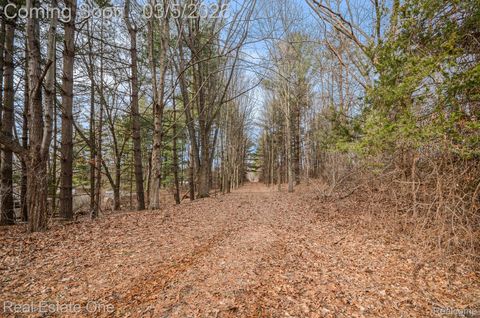 3277 S Milford Road Highland Charter Township MI 48357