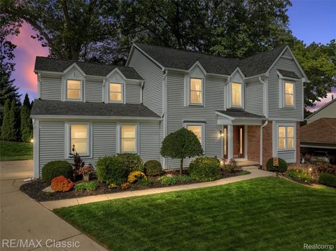 325 Glenwood Drive Walled Lake City MI 48390