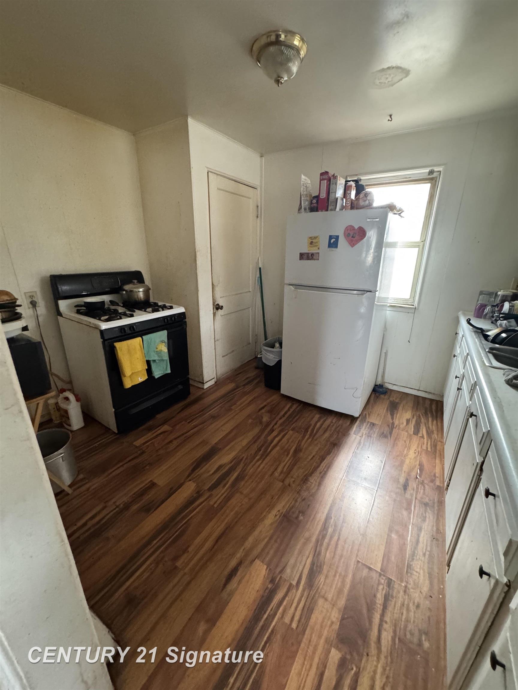 2007 W Genesee Avenue