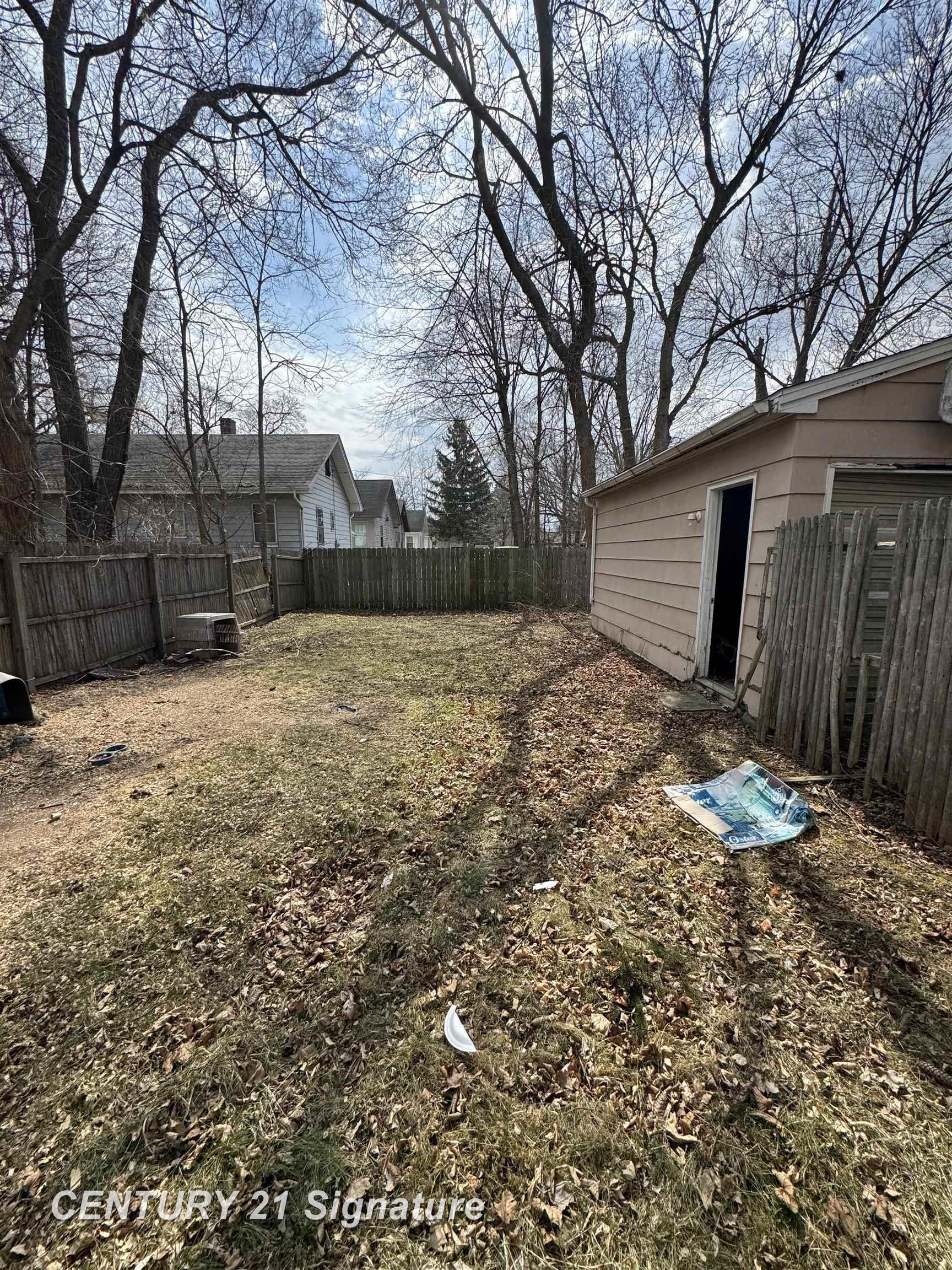 2007 W Genesee Avenue