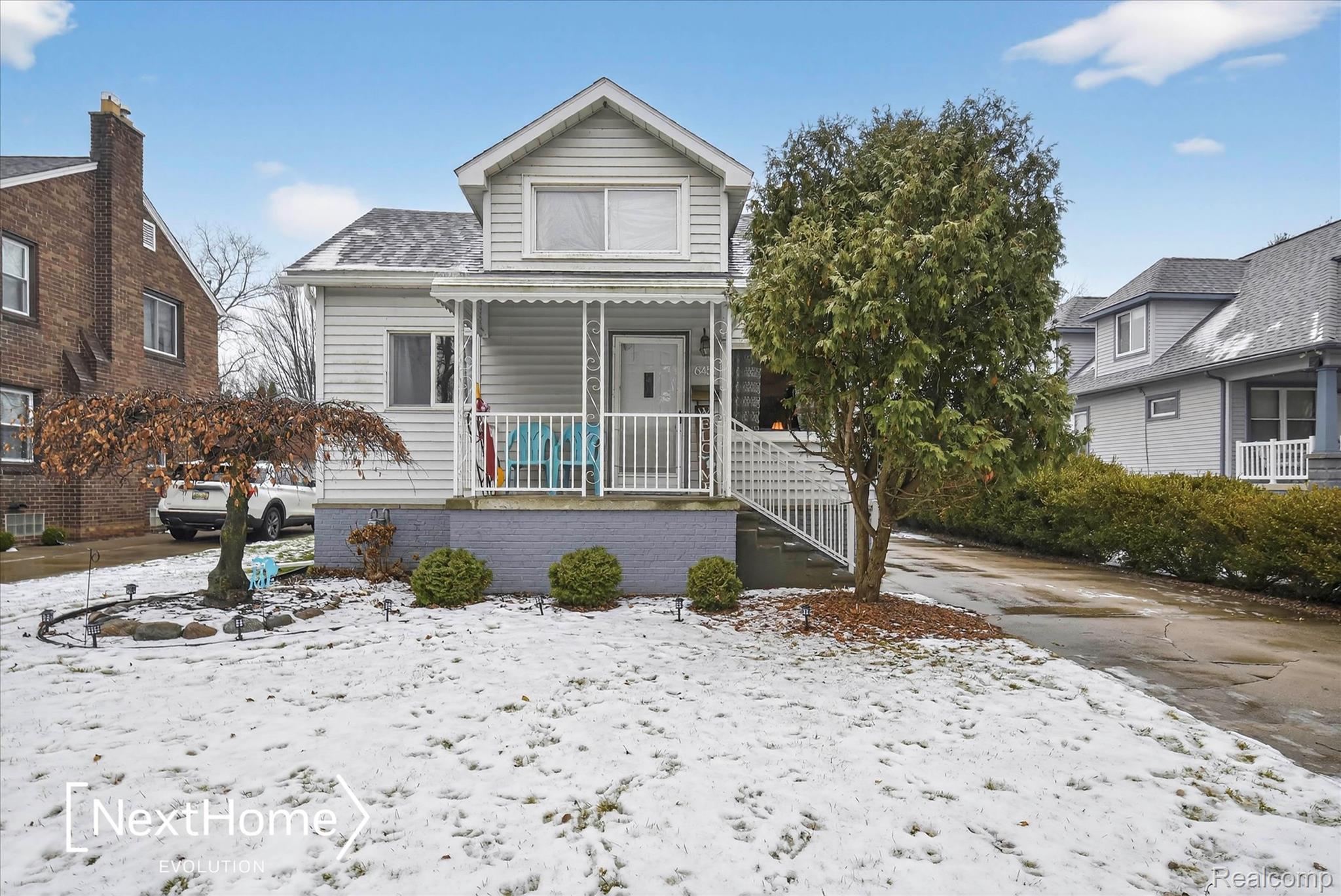 645 Riverbank Street