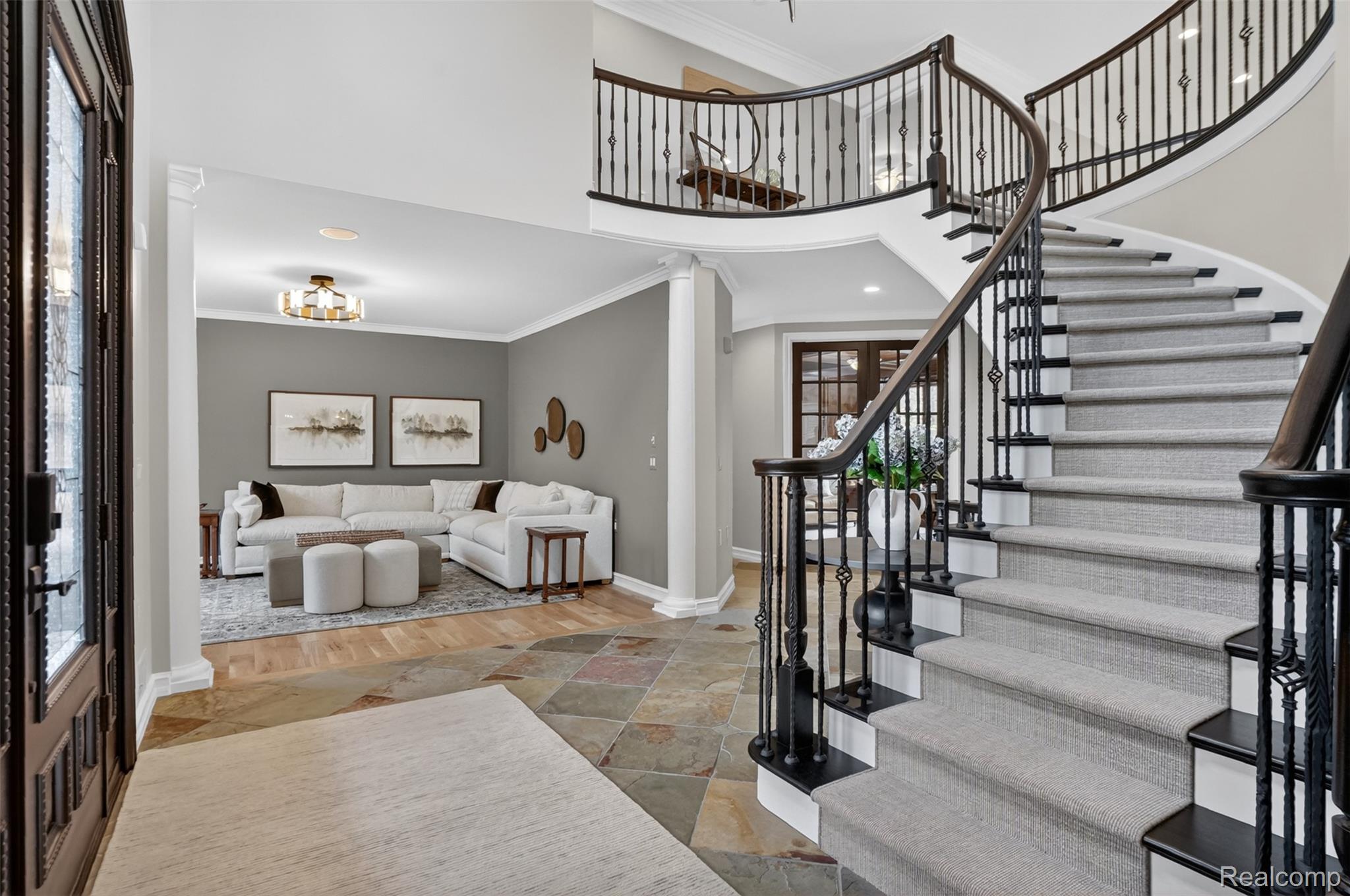 1867 Lincolnshire Drive