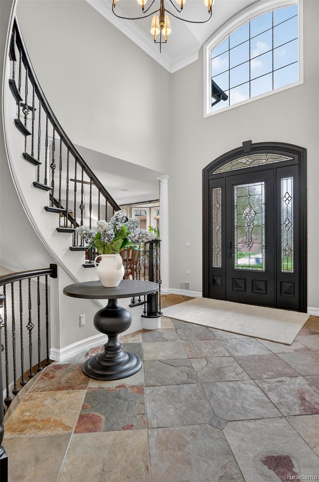 1867 Lincolnshire Drive