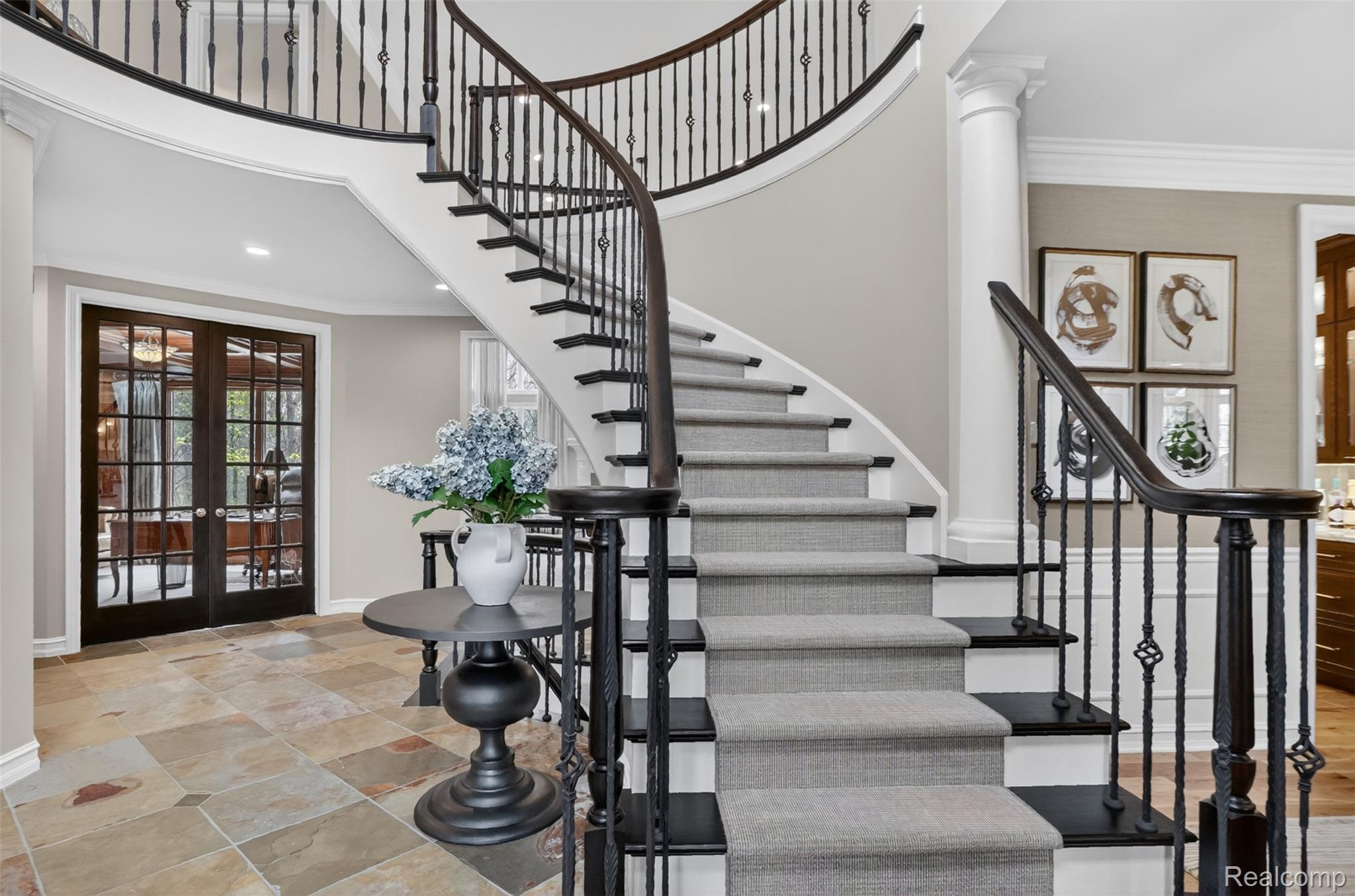 1867 Lincolnshire Drive