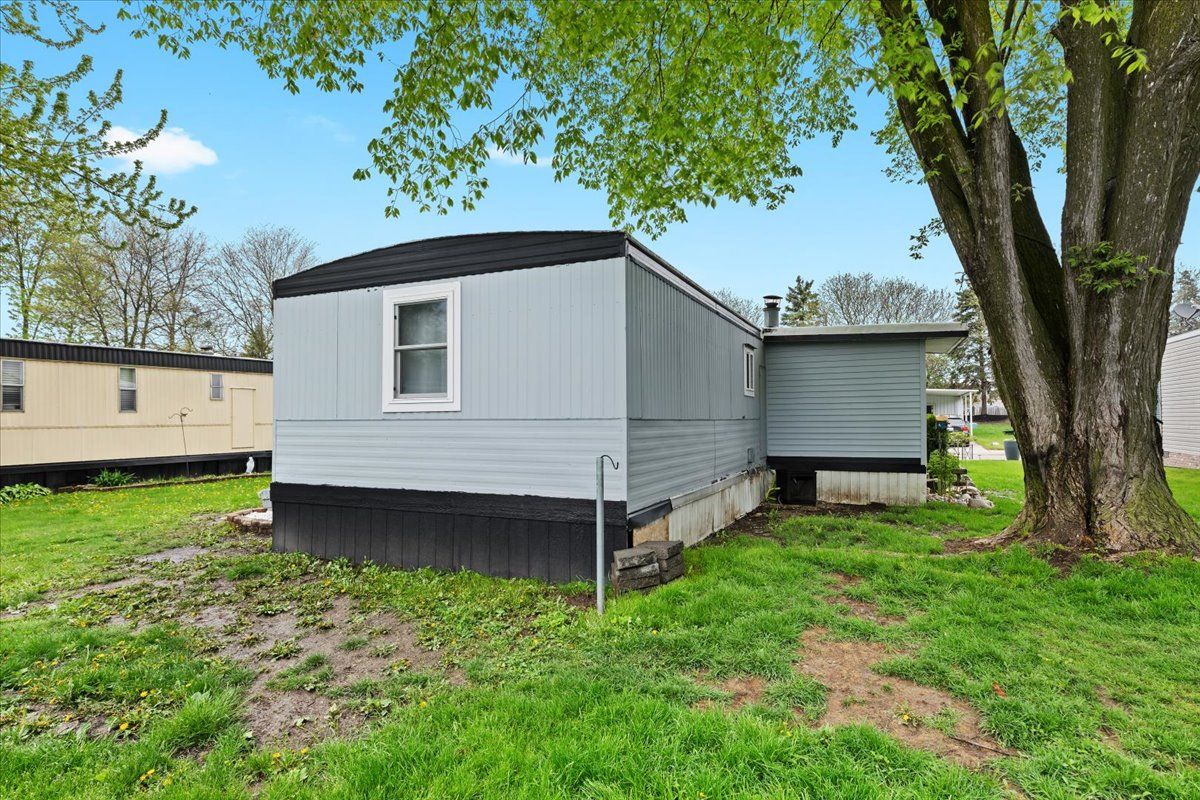 Macomb Township, Michigan 48044, United States, 2 Bedrooms Bedrooms, ,1 BathroomBathrooms,Residential,Active,11539