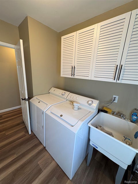 Tiny photo for 26360 Oakland Street, Roseville City, MI 48066 (MLS # 20261085007)