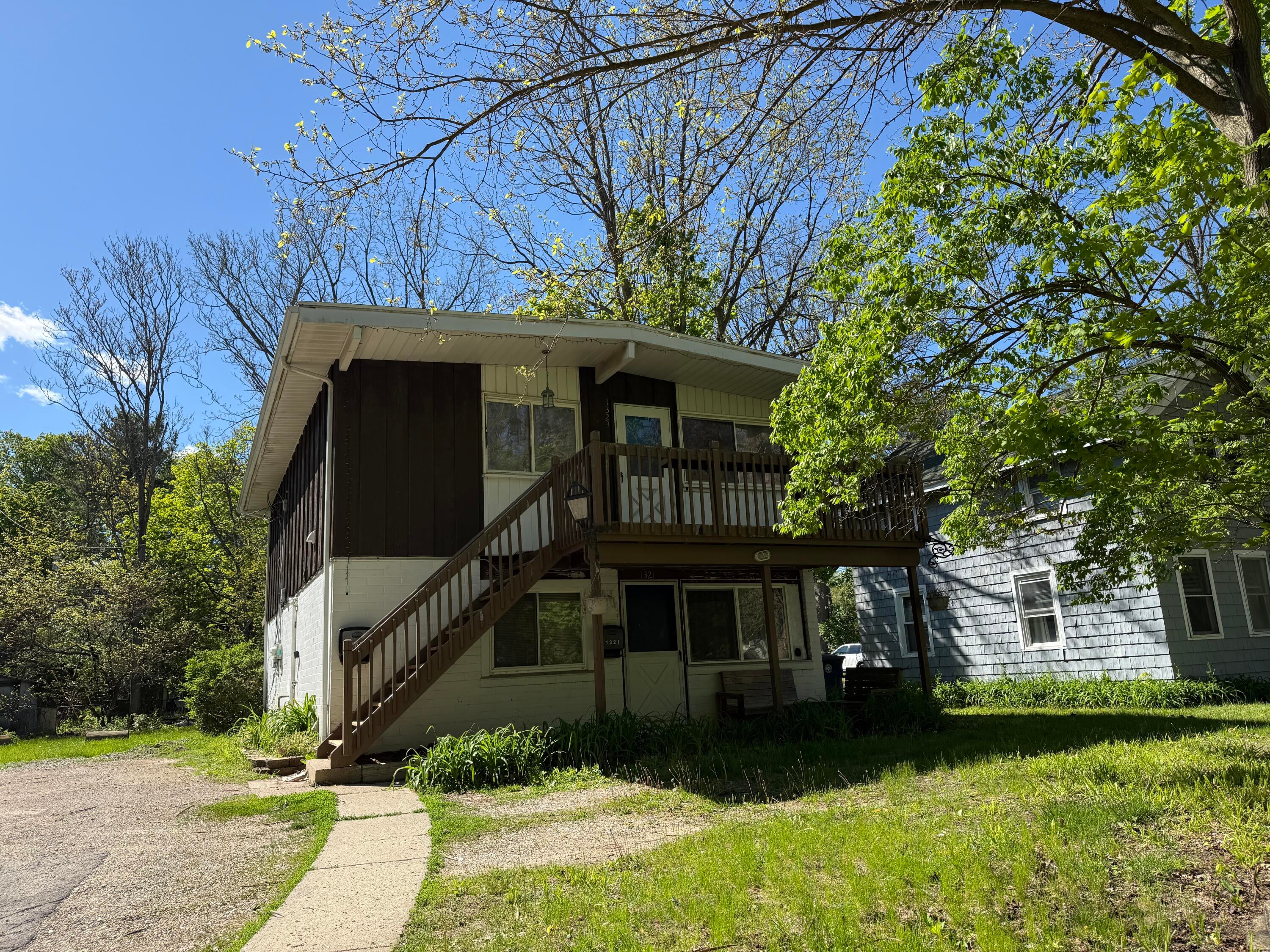 1321 Pontiac Trail