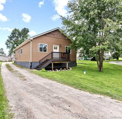 3333 Junior Pinckney Village MI 48169