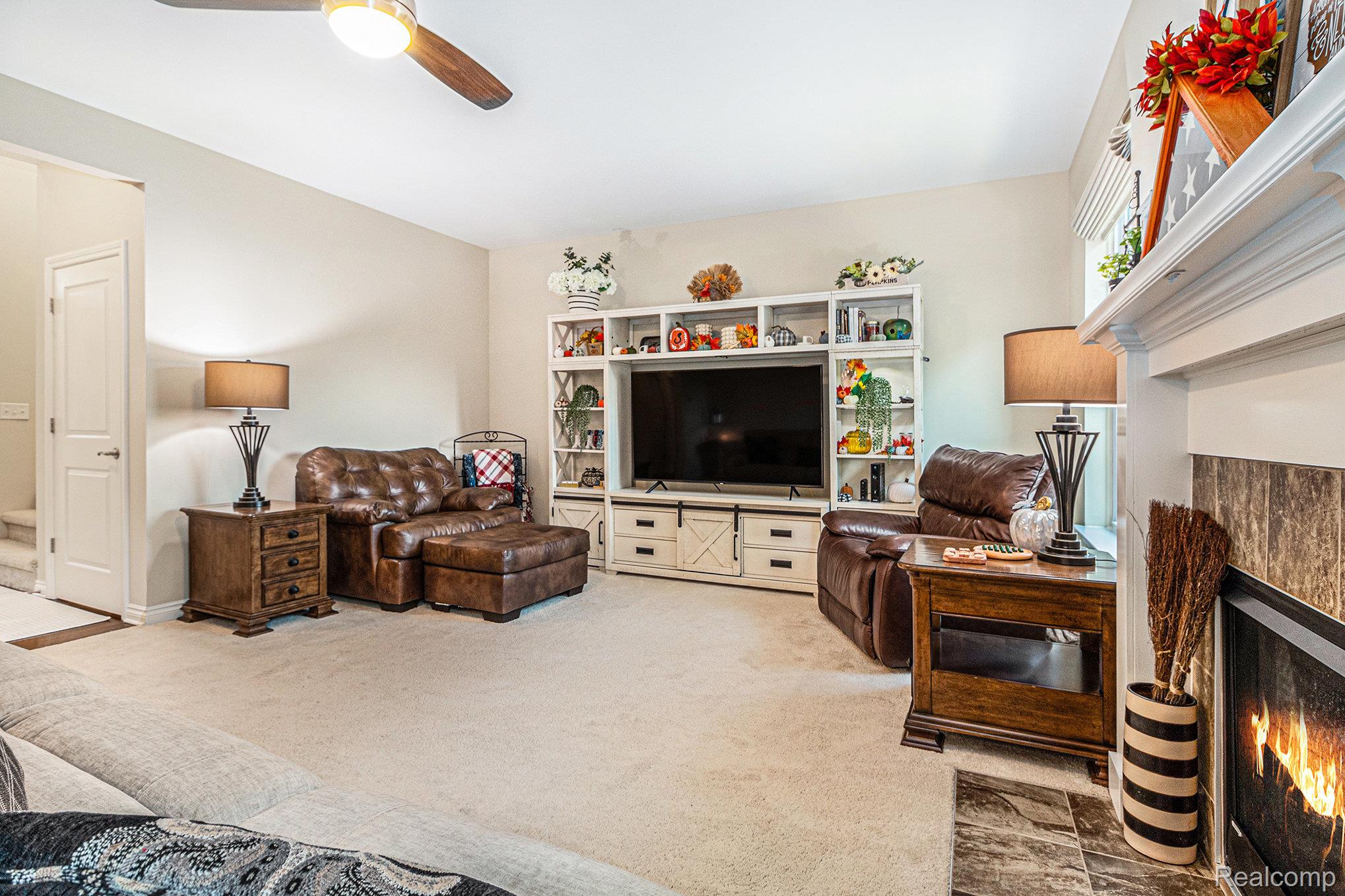 8023 Ivy Glen Park