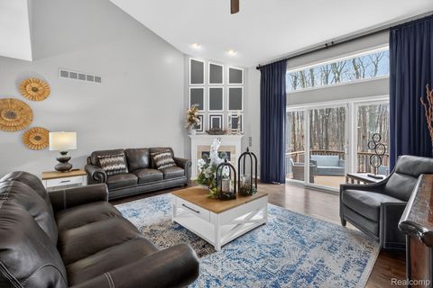 Tiny photo for 41625 Steinbeck Glen, Novi City, MI 48377 (MLS # 20261020663)