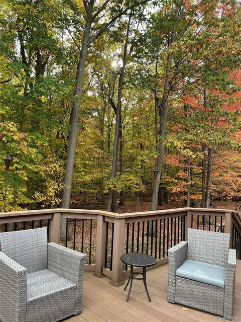 Tiny photo for 41625 Steinbeck Glen, Novi City, MI 48377 (MLS # 20261020663)