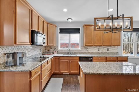 Tiny photo for 41625 Steinbeck Glen, Novi City, MI 48377 (MLS # 20261020663)