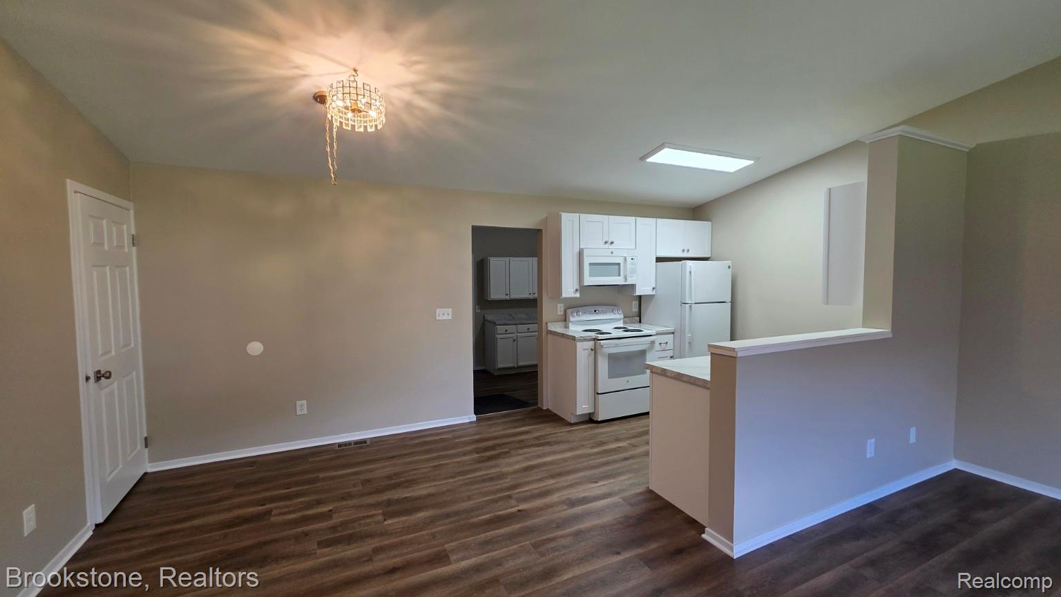 9343 Parkview Circle