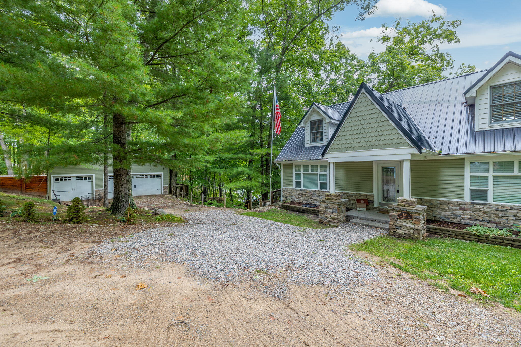 506 Mclachlan Point