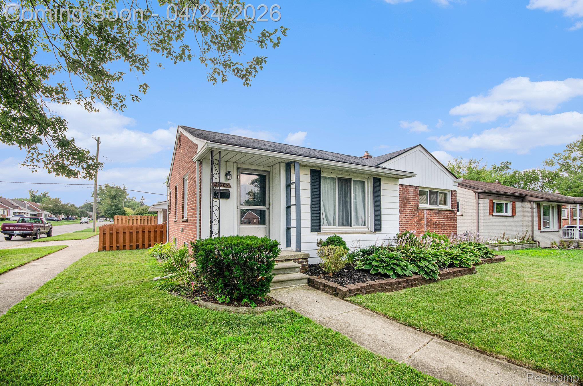 24405 Orangelawn