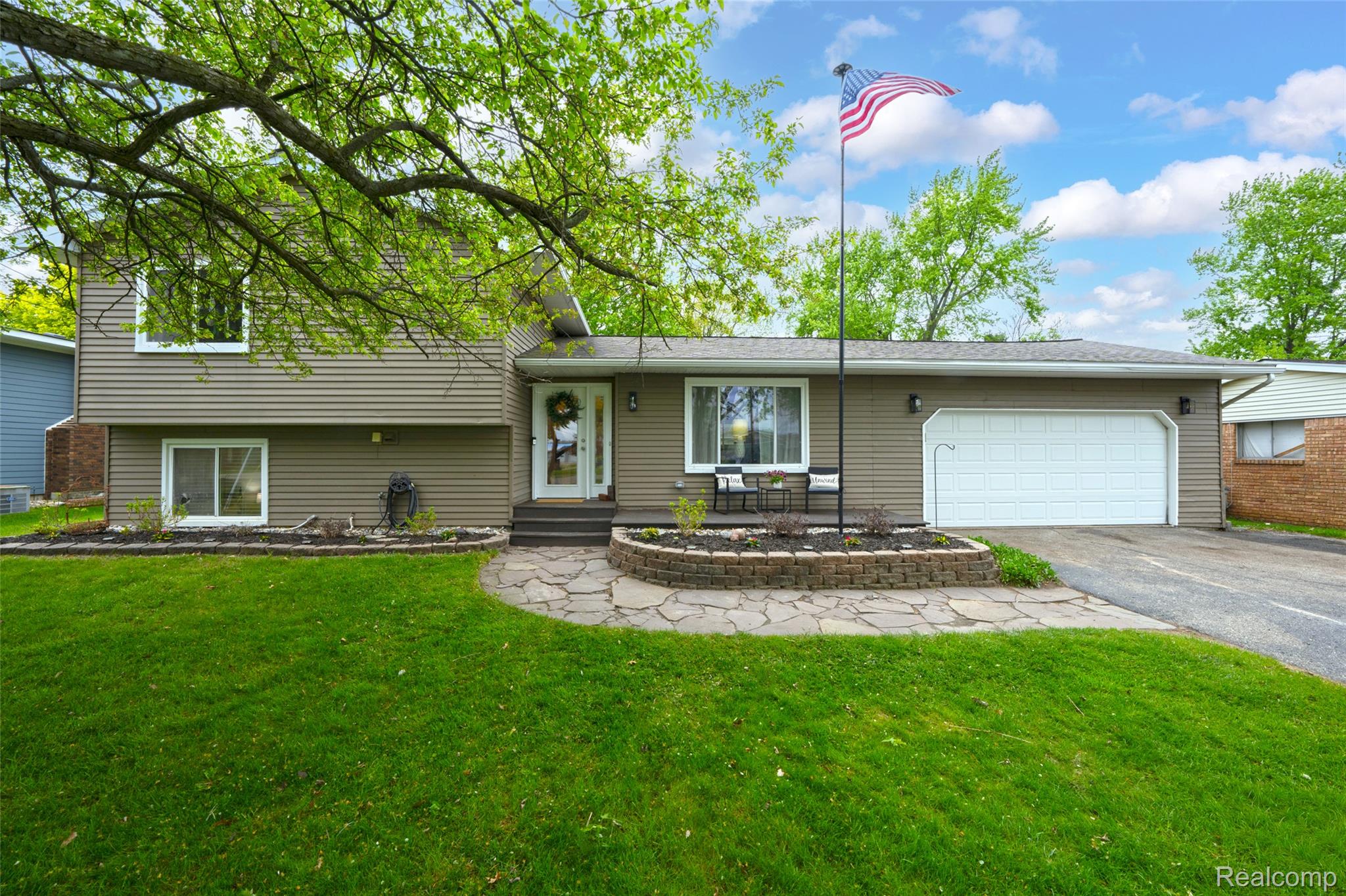 809 Holly Bush Drive