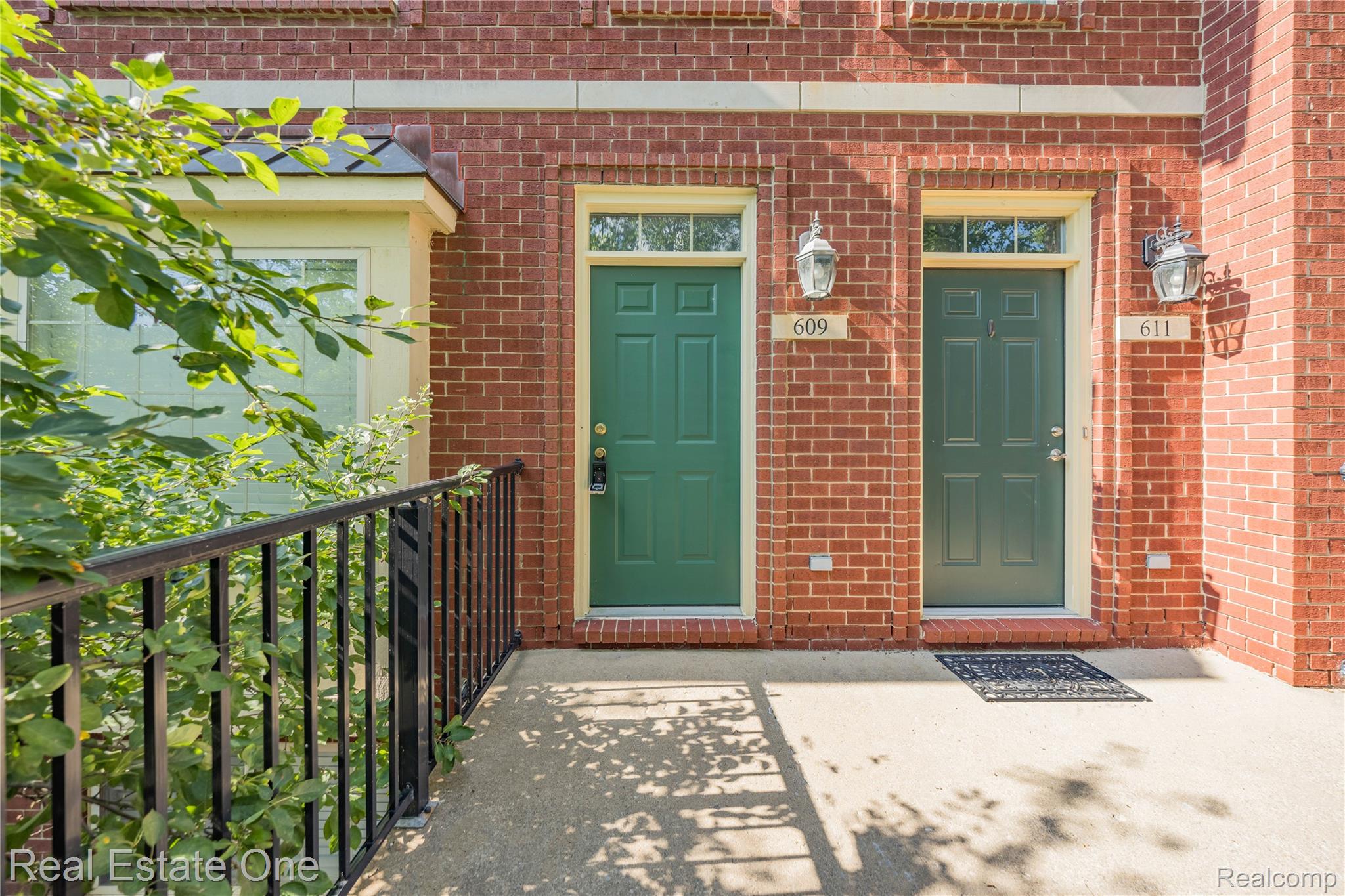 609 Village Lane