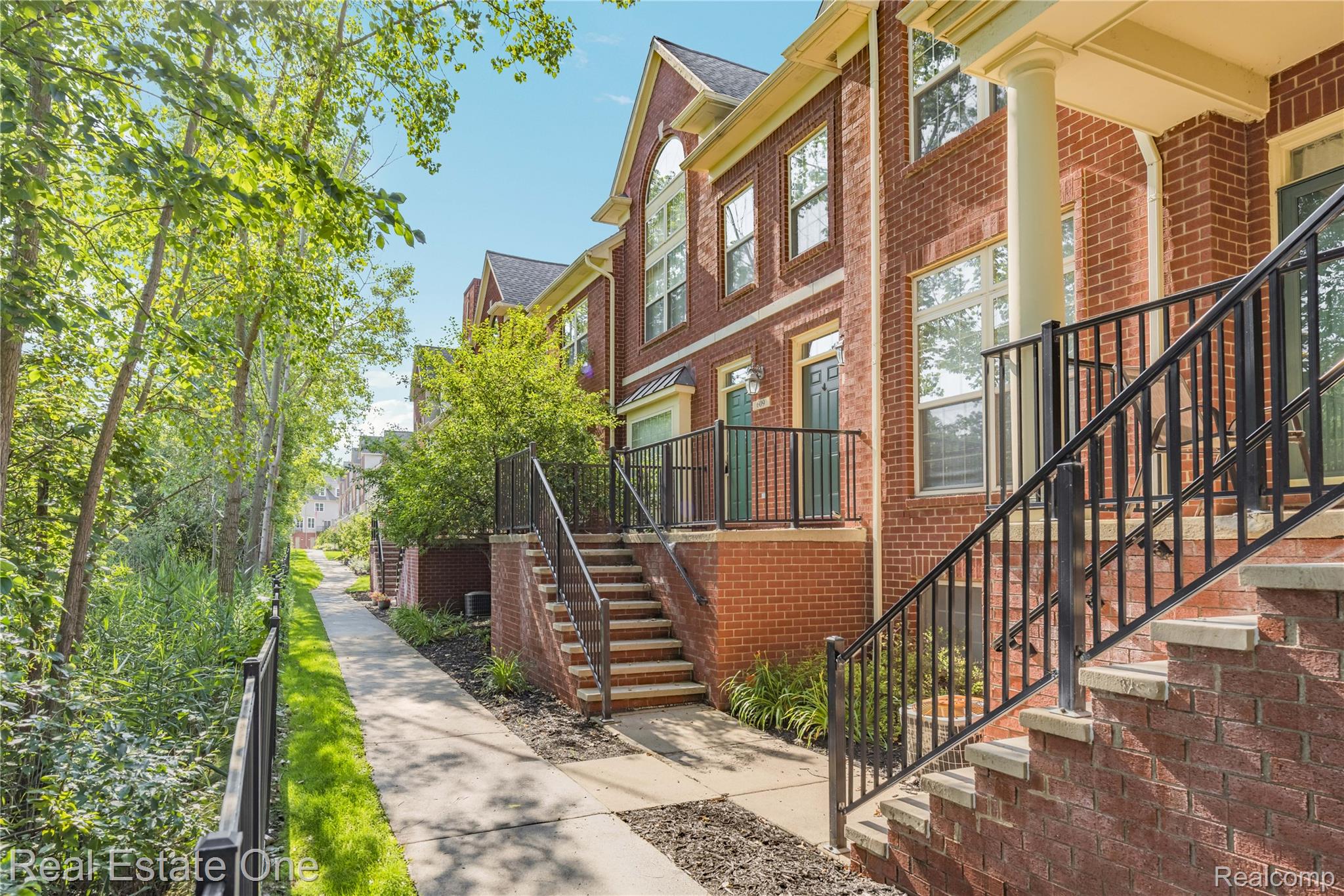 609 Village Lane