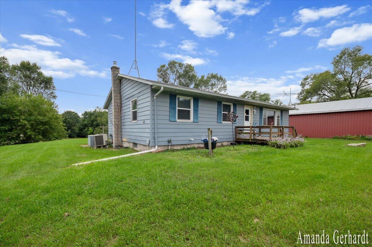 7011 W Bricker