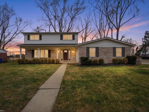 32253 Newcastle Drive Warren City MI 48093