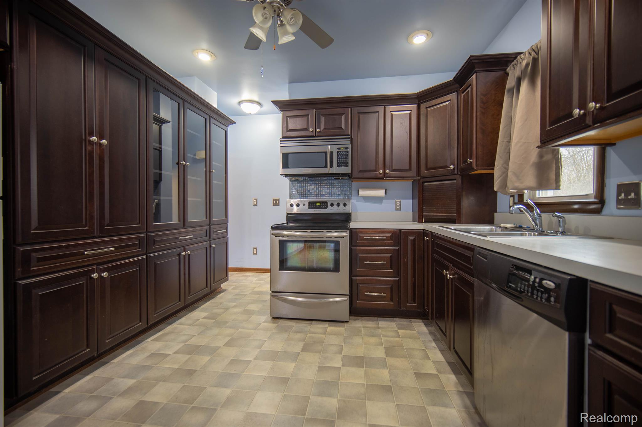 4355 LAPEER Road