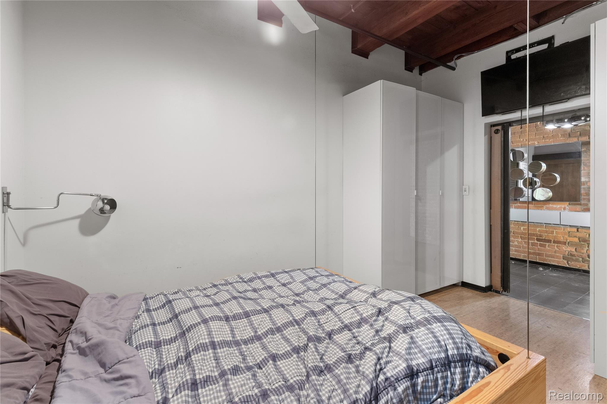 Detroit City, Michigan 48207, United States, 1 Bedroom Bedrooms, ,1 BathroomBathrooms,Residential,Active,215580