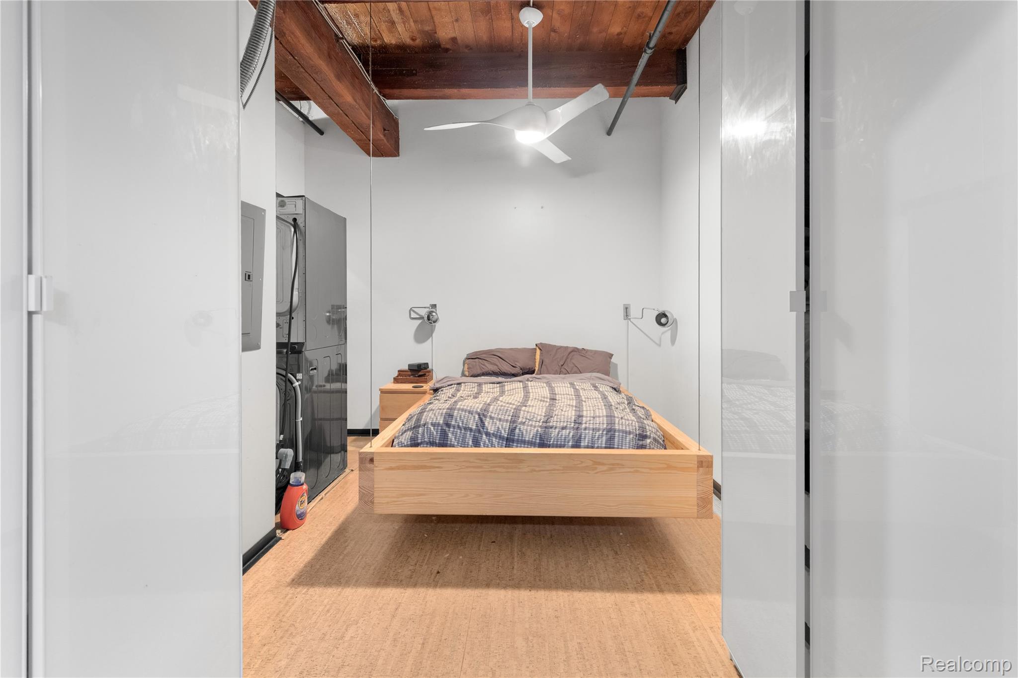 Detroit City, Michigan 48207, United States, 1 Bedroom Bedrooms, ,1 BathroomBathrooms,Residential,Active,215580