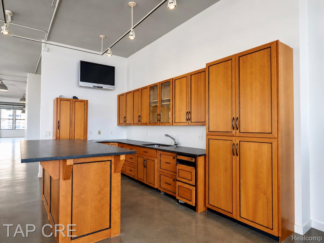 151 W Congress Street 6A