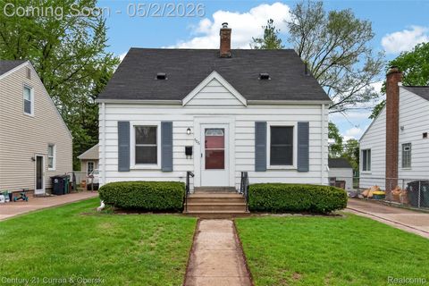 Photo of 606 N Alexander Avenue, Royal Oak City, MI 48067 (MLS # 20261029193)