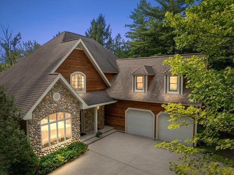 407 N Twin Pines Drive Leland Township MI 49653