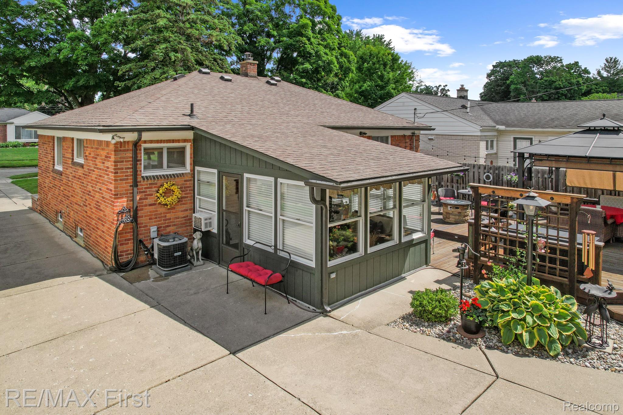 1103 W Webster Road