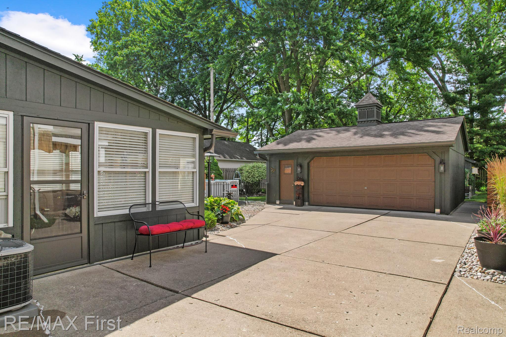 1103 W Webster Road