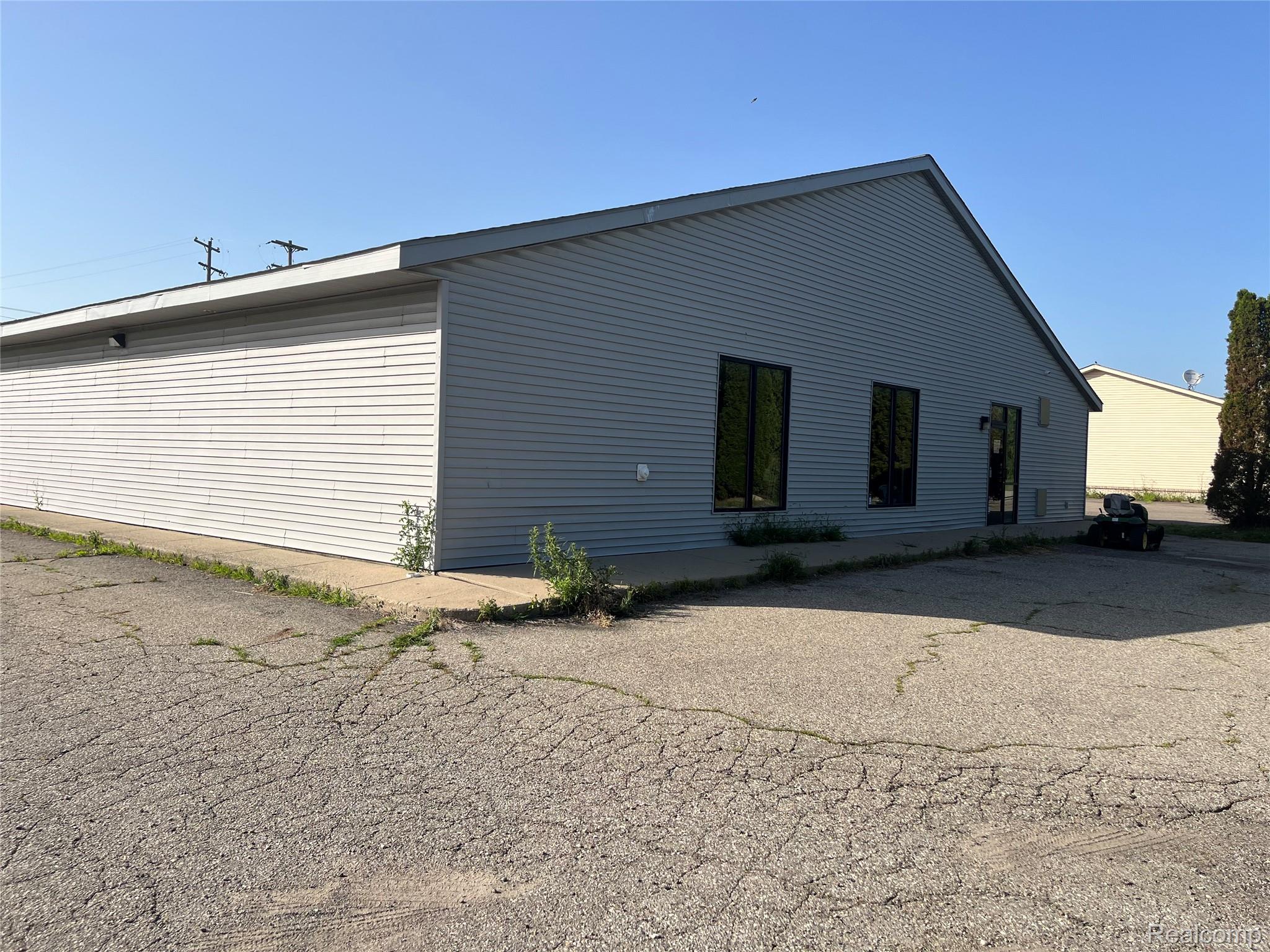 8389 Silver Lake Road