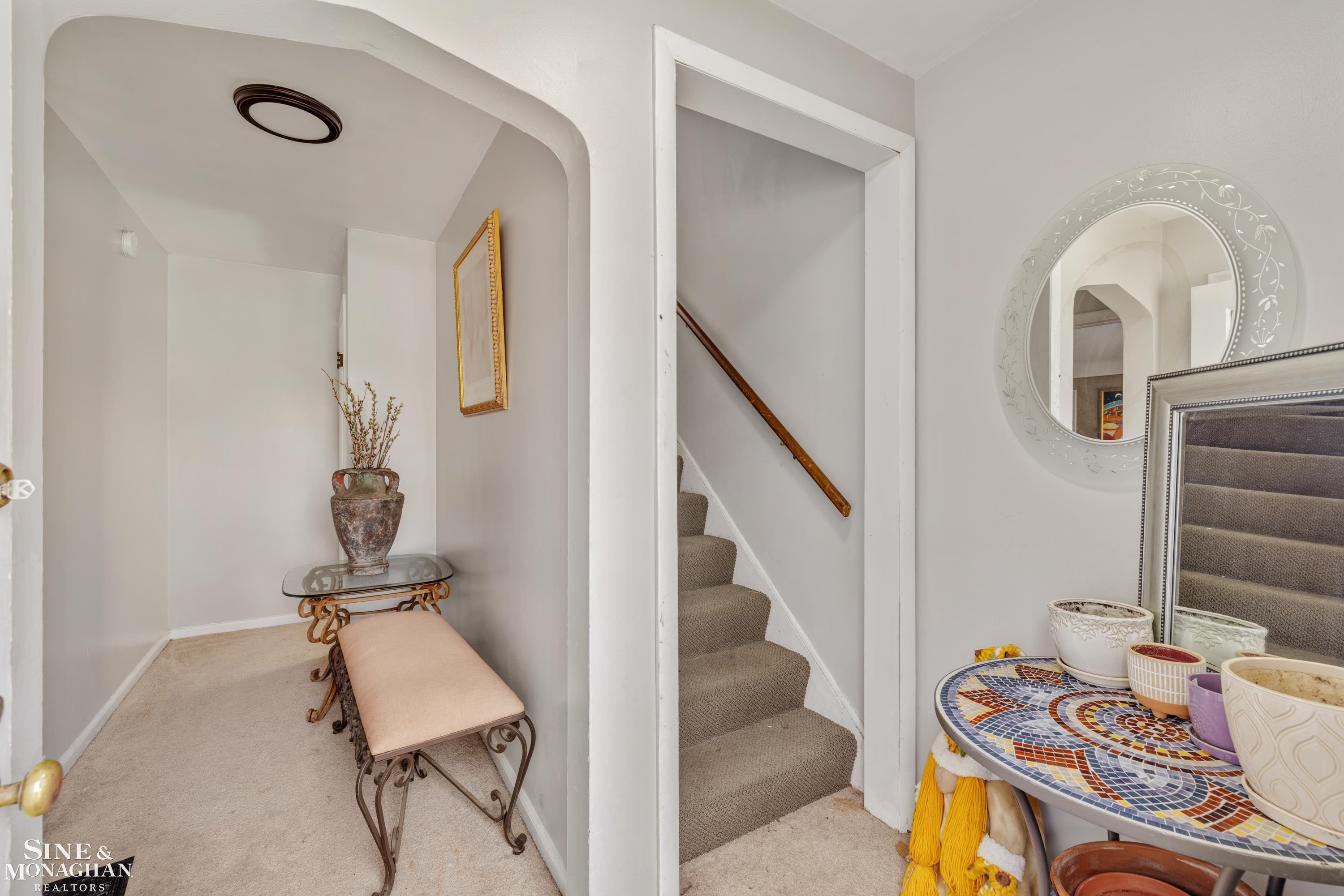 816-818 E 5th Street