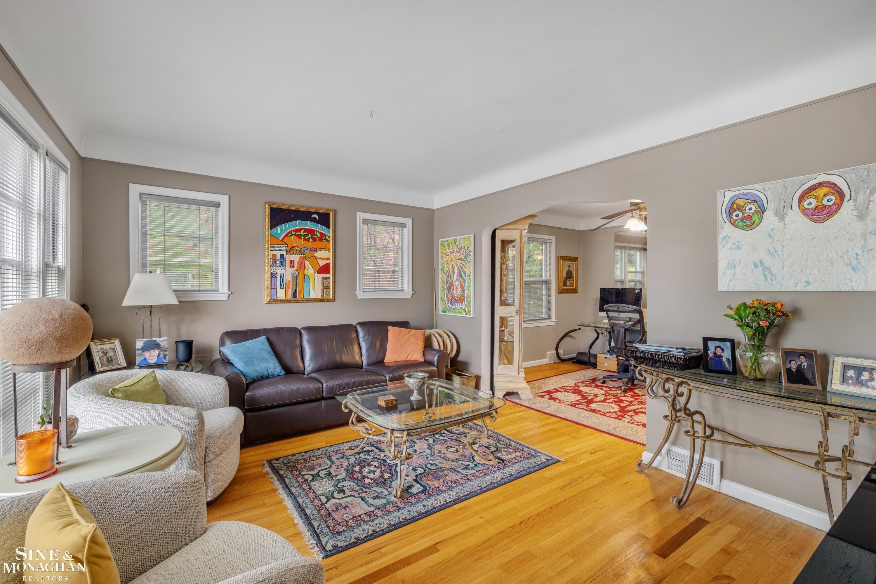 816-818 E 5th Street
