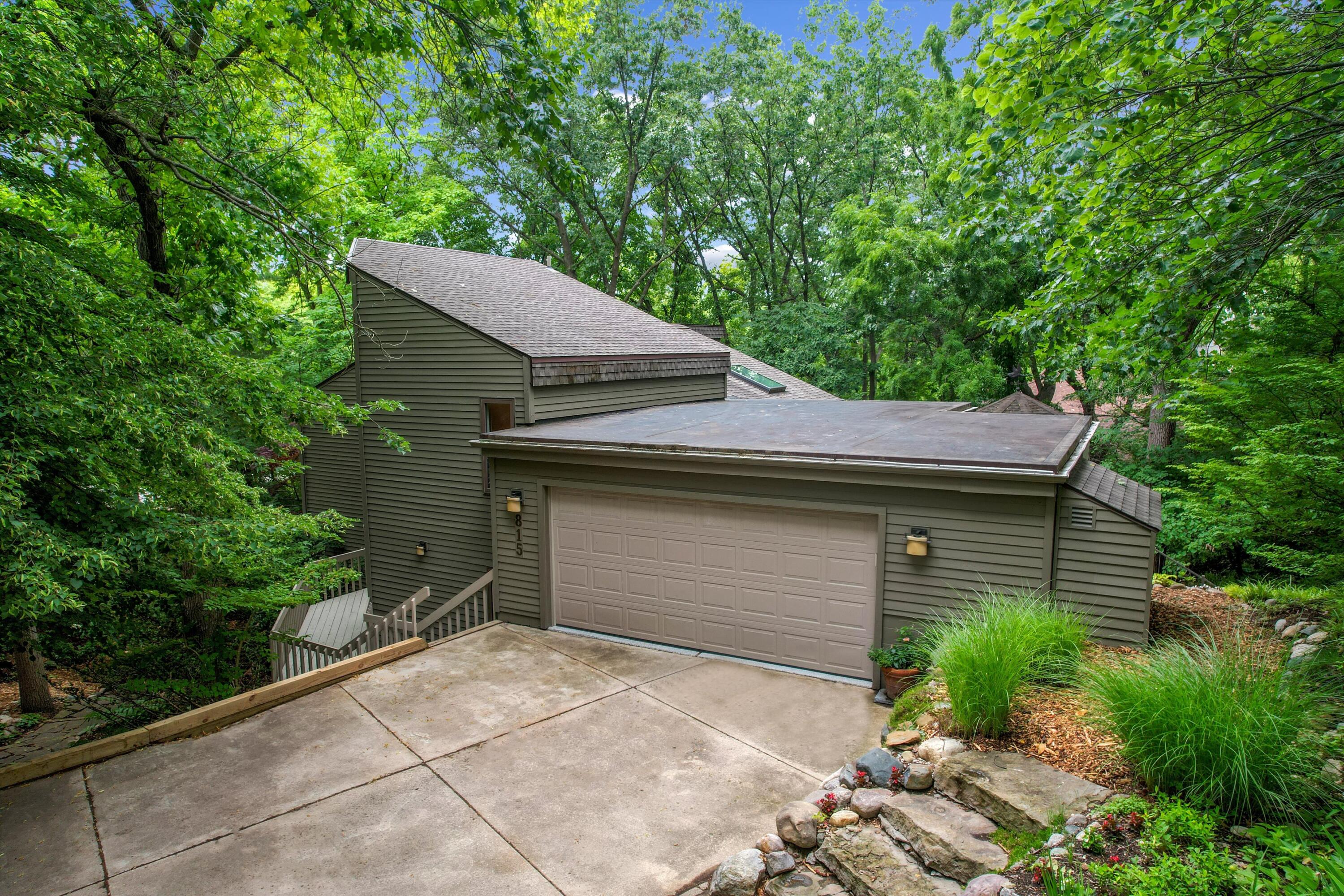 815 Green Road