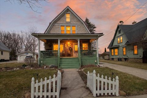 121 E End Street Alma City MI 48801