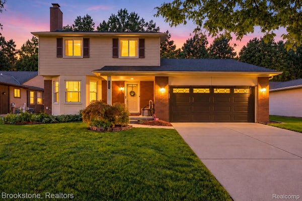 13162 BERESFORD DR, STERLING HEIGHTS, MI 48313 - Image 0d049e8a7bb6dfd601678673211e548e/2128445223