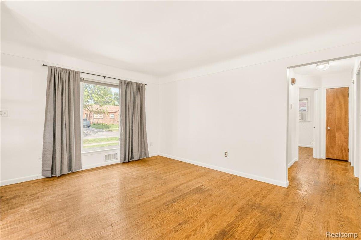 11802 Columbia