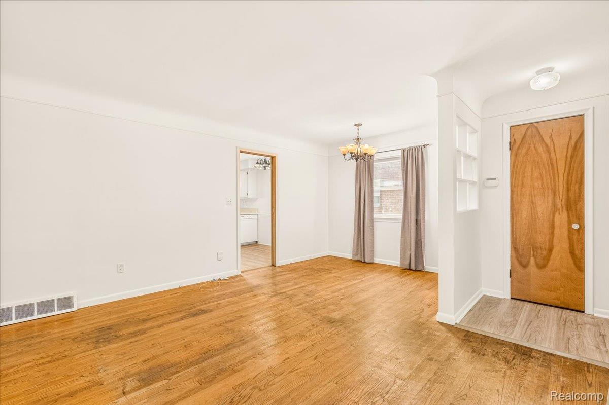 11802 Columbia