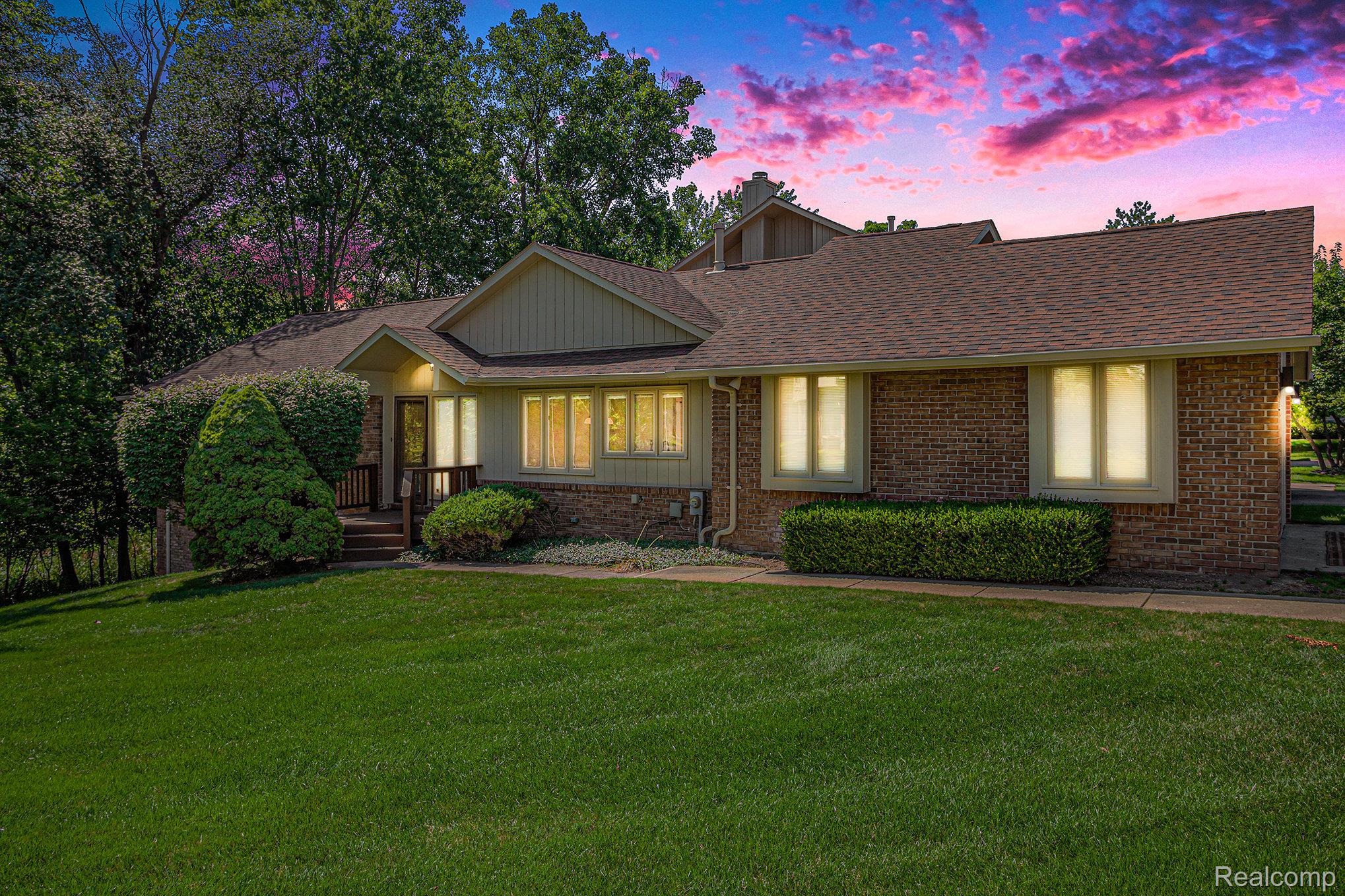 5503 Walnut Circle W