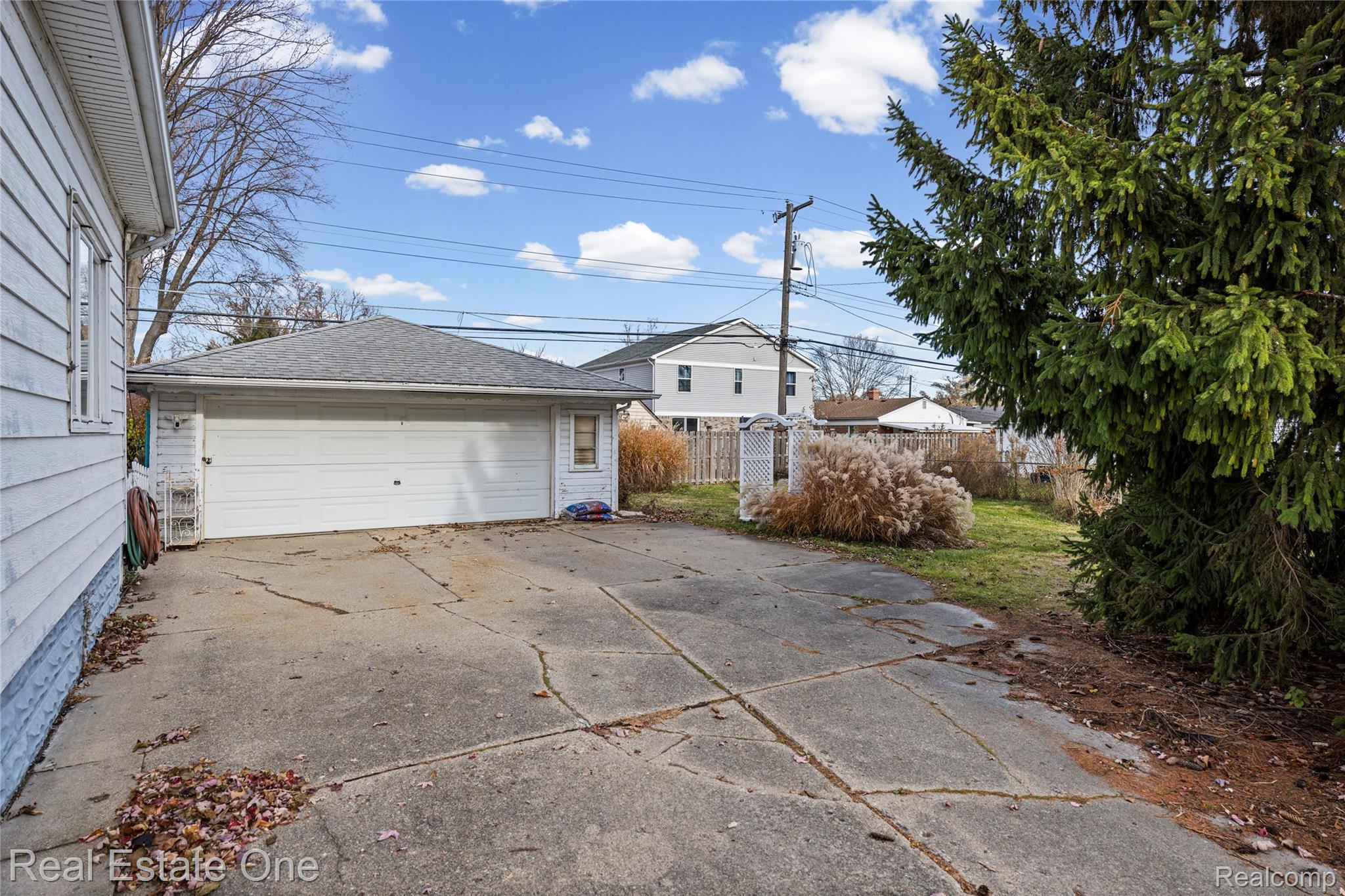 22915 E 13 Mile Rd MILE Road