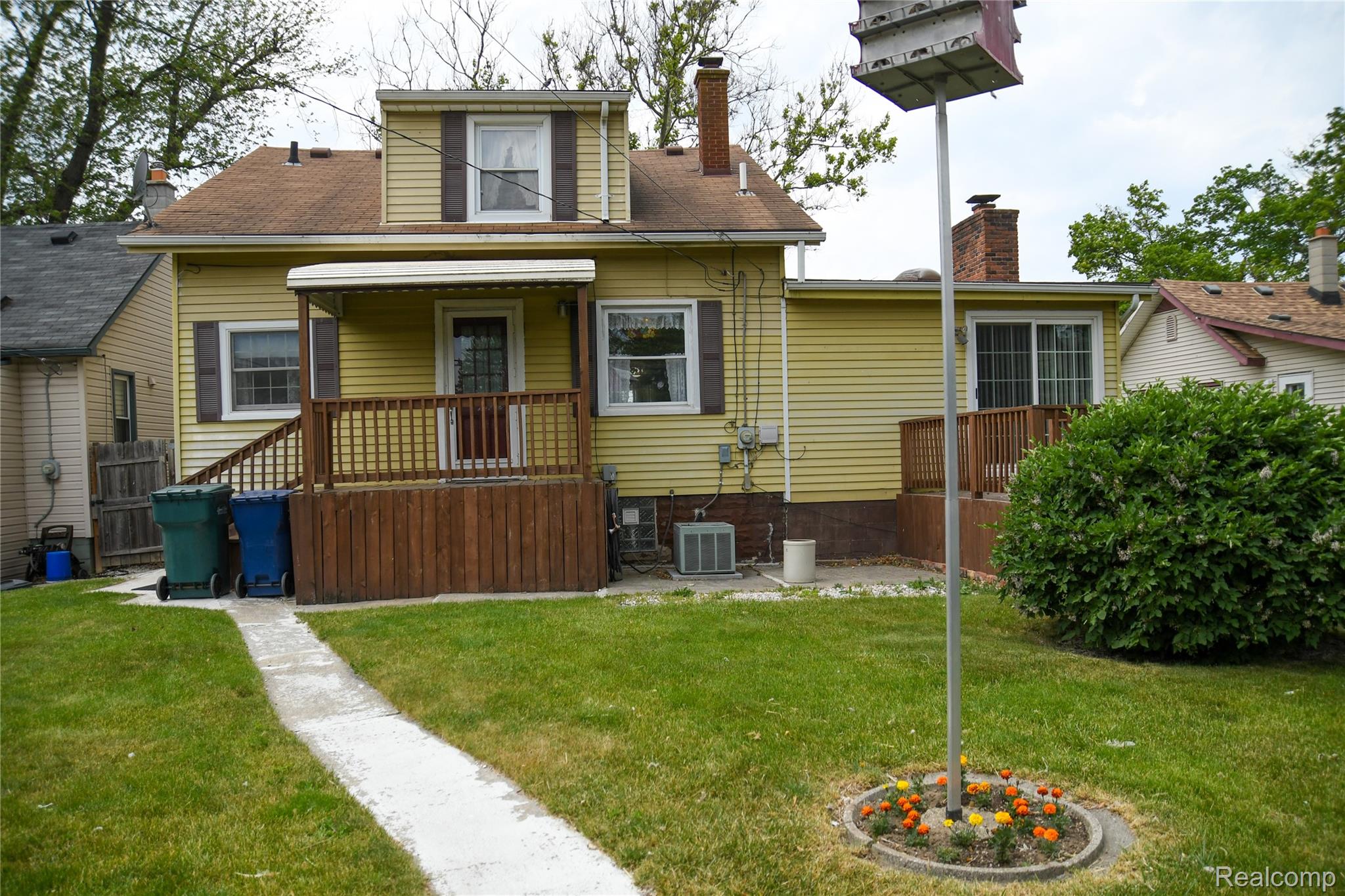 Lincoln Park City, Michigan 48146, United States, 3 Bedrooms Bedrooms, ,3 BathroomsBathrooms,Residential,Pending,145172