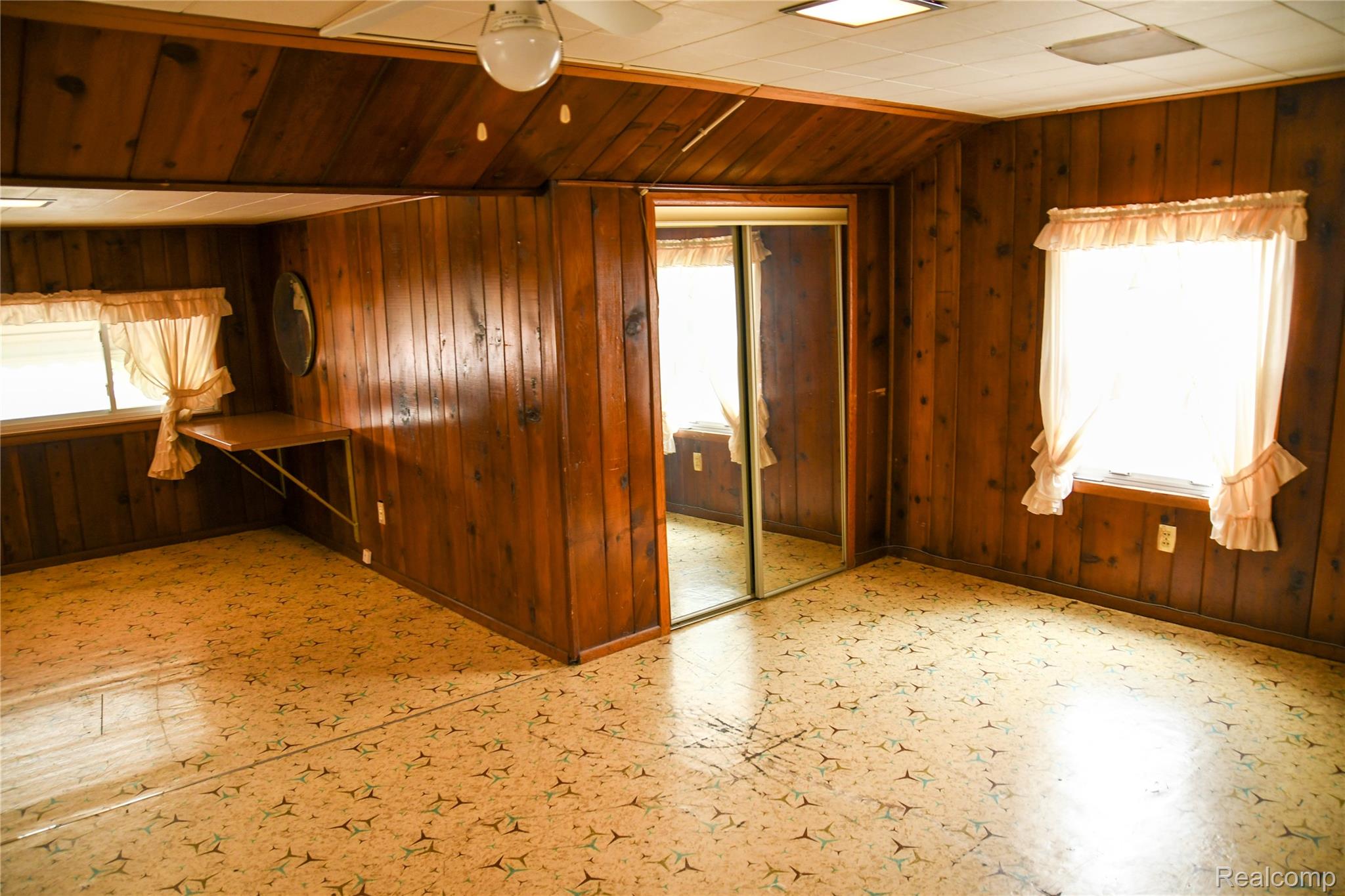 Lincoln Park City, Michigan 48146, United States, 3 Bedrooms Bedrooms, ,3 BathroomsBathrooms,Residential,Pending,145172