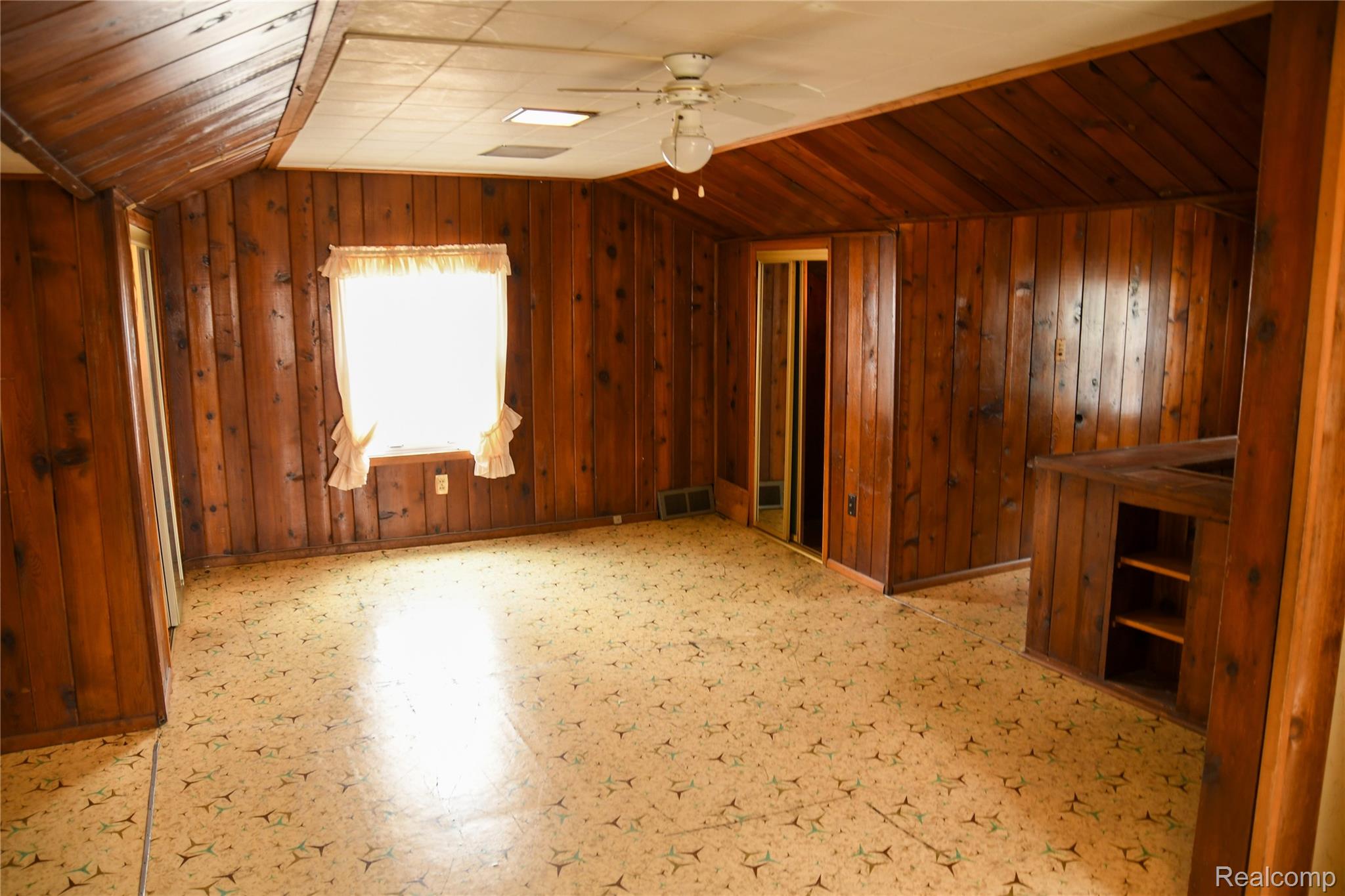 Lincoln Park City, Michigan 48146, United States, 3 Bedrooms Bedrooms, ,3 BathroomsBathrooms,Residential,Pending,145172