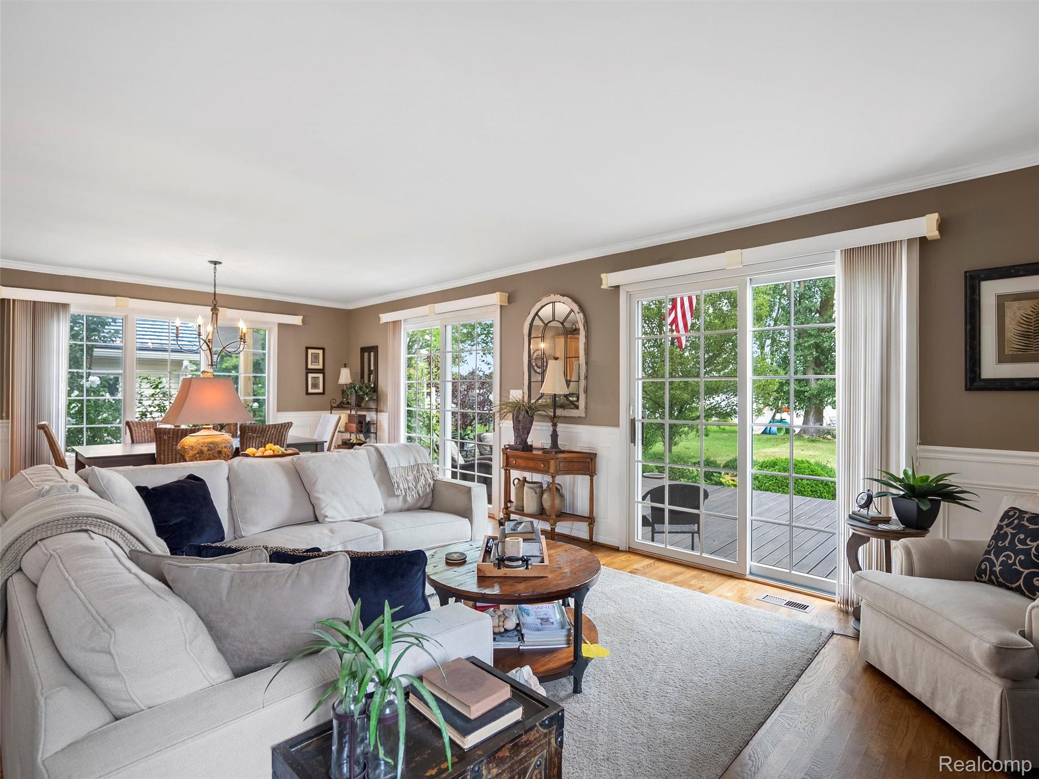 6102 Lakeview Park Drive