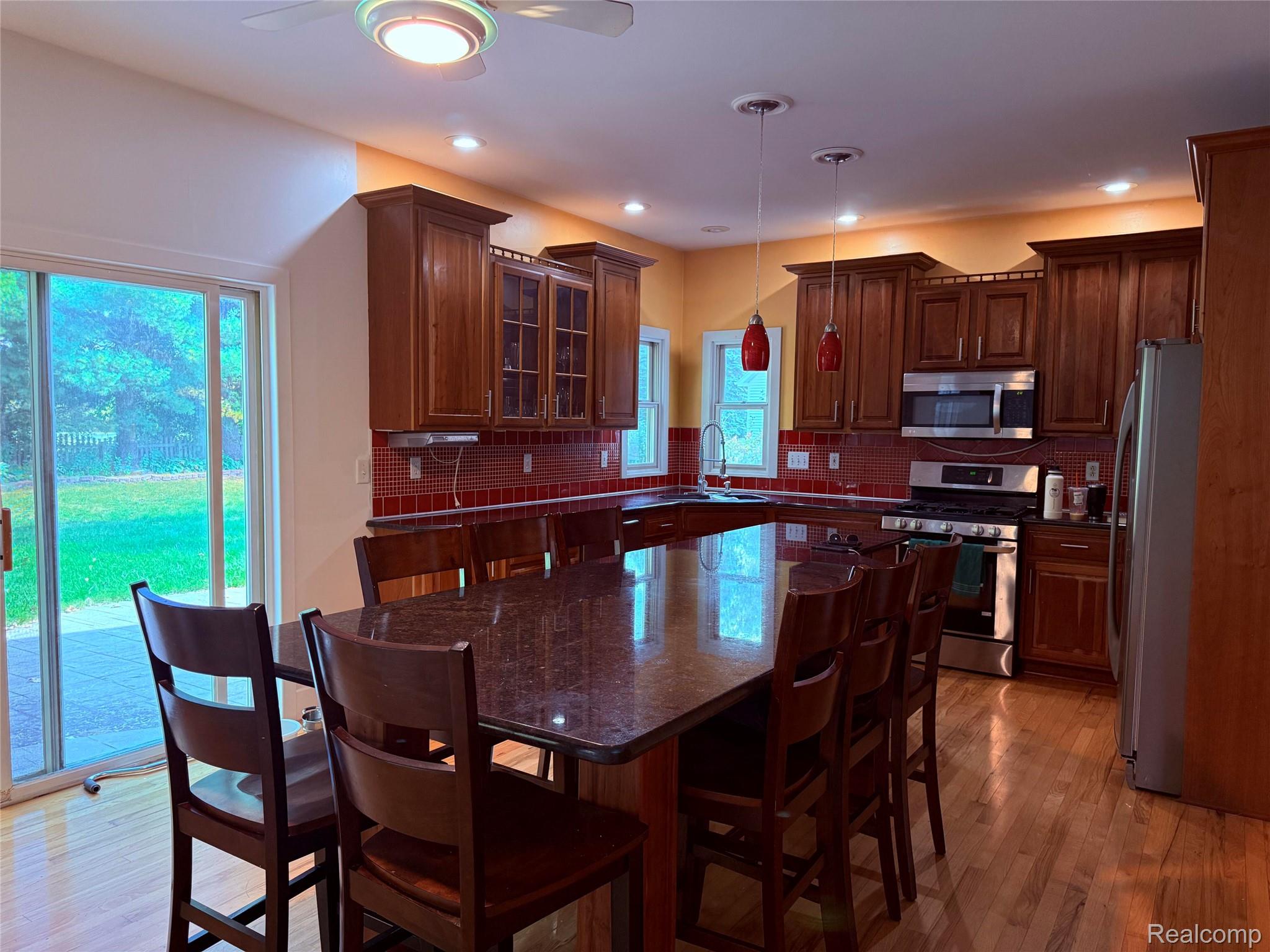 10 Cobblestone Place