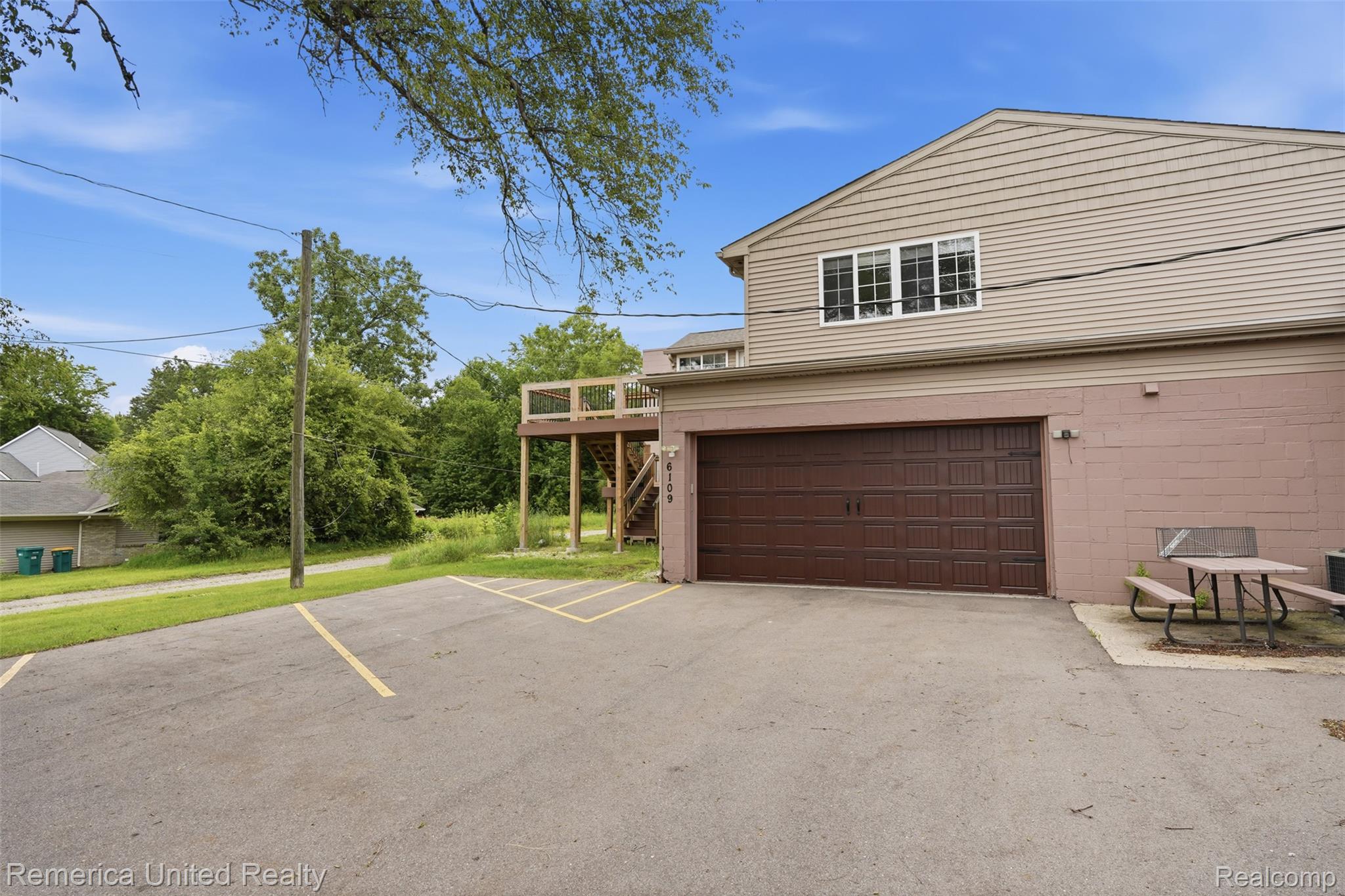 6109 Grand River Avenue